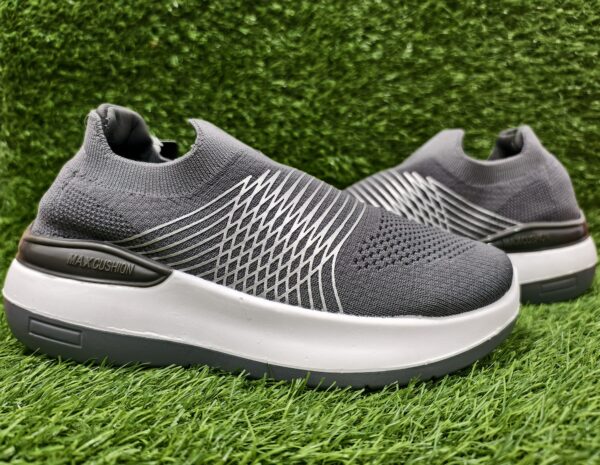 MEDICATED MAX CUSION SKETCHERS FOR MEN